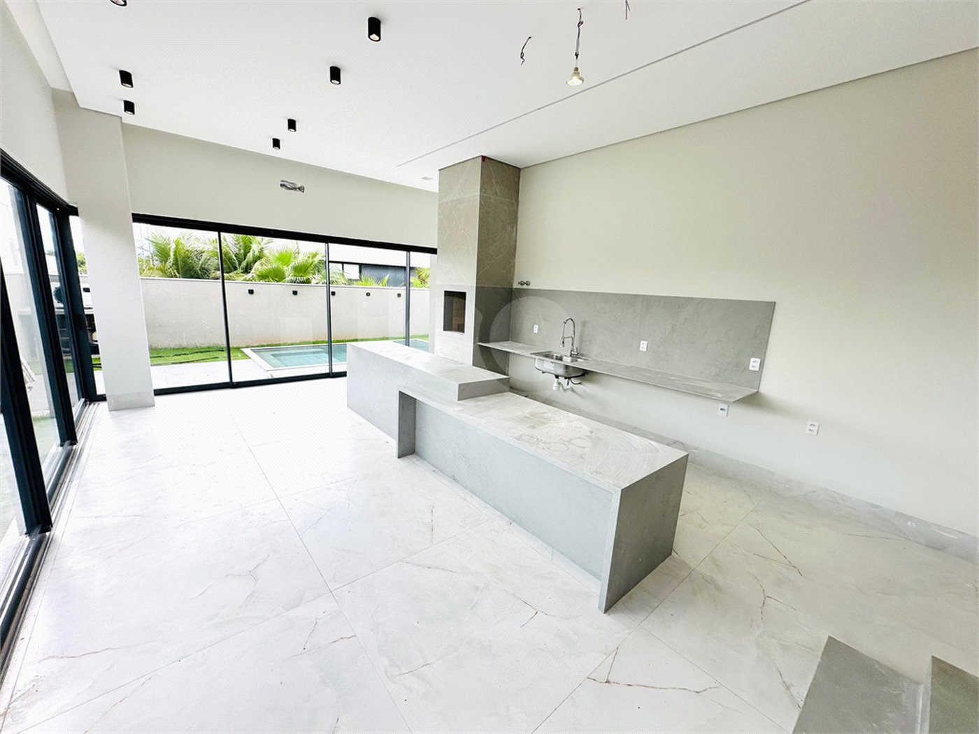 Casa à venda com 3 suítes no condomínio Villa Jardim, Cuiabá - MT
