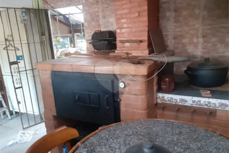 Casa à venda com 4 quartos, sendo 1 suíte, em Vila Gustavo, São Paulo, SP