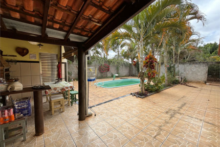 Chácara à venda com 3 quartos em Vila Sottemo, Itapetininga, SP