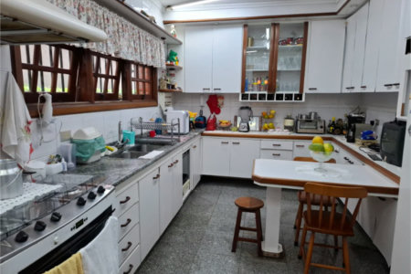 Sobrado à venda com 4 quartos, sendo 2 suítes, em Jardim Leonor, São Paulo, SP