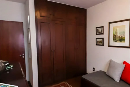 Sobrado à venda com 3 quartos, sendo 1 suíte, em Vila Universitária, São Paulo, SP