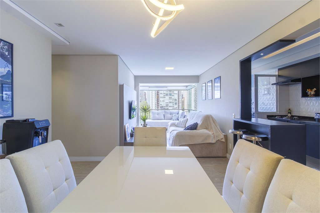 Apartamento à venda com 3 quartos, sendo 1 suíte,  em Jardim Vazani, São Paulo, SP