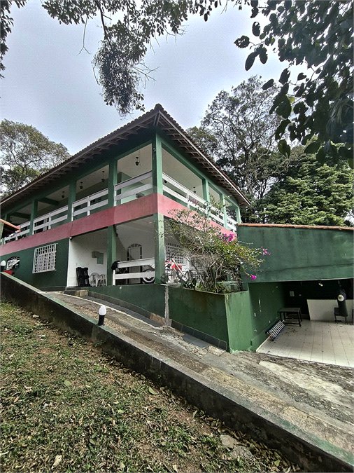 Sobrado à venda ou para alugar com 4 suítes em Serra da Cantareira, Mairiporã, SP