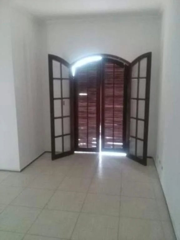Sobrado à venda com 3 quartos, sendo 2 suítes,  em Jardim Monte Kemel, São Paulo, SP