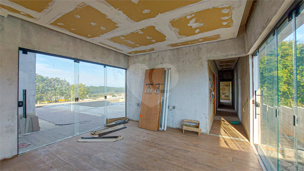 Casa à venda com 3 quartos, sendo 1 suíte, no condomínio Residencial Fazenda Alta Vista, Salto de Pirapora - SP