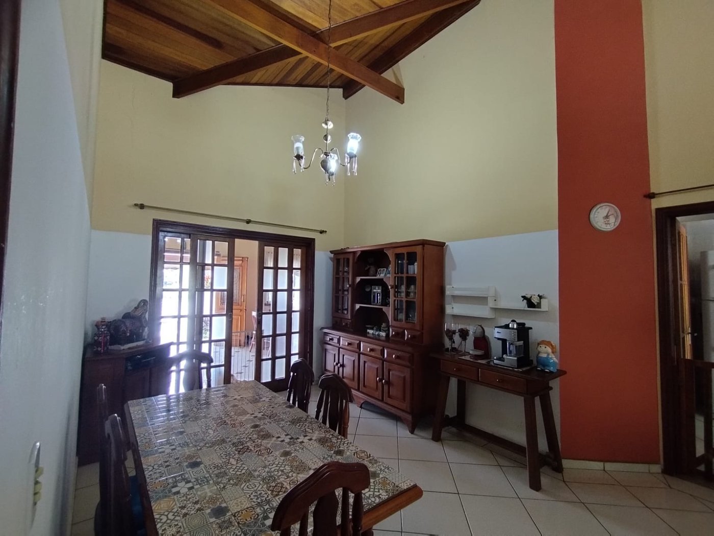 Casa à venda com 3 quartos, sendo 1 suíte, no condomínio Outeiro Das Flores, Itupeva - SP