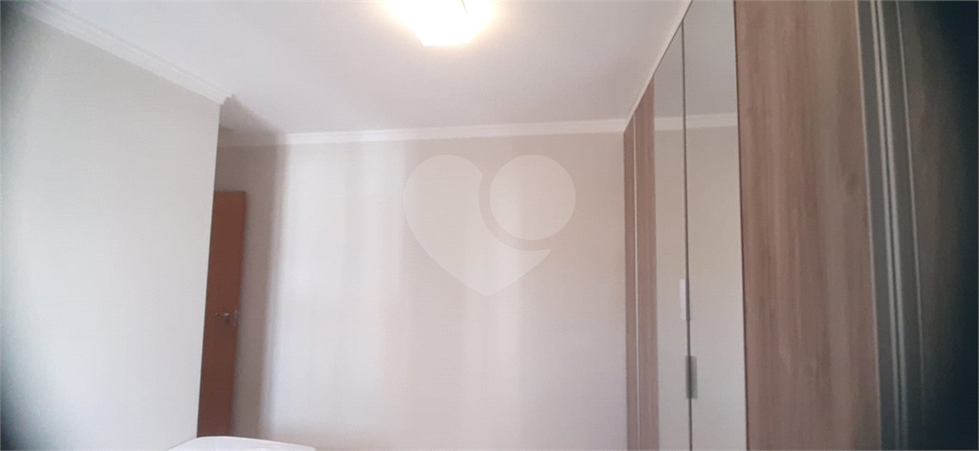 Casa à venda com 3 quartos, sendo 2 suítes, no condomínio Mário Araújo, São Paulo - SP