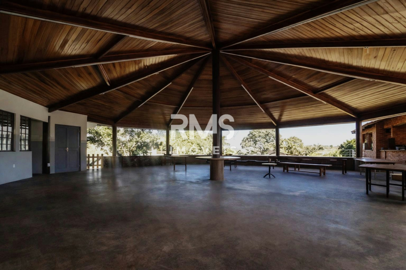Chácara à venda com 4 suítes em Distrito de Porto, Capela do Alto, SP