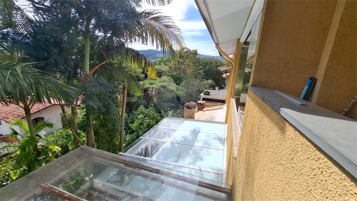 Casa à venda com 2 suítes no condomínio Village Palmas, São Paulo - SP