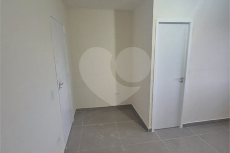 Casa à venda com 2 quartos, sendo 1 suíte,  em Vila Maricy, Guarulhos, SP