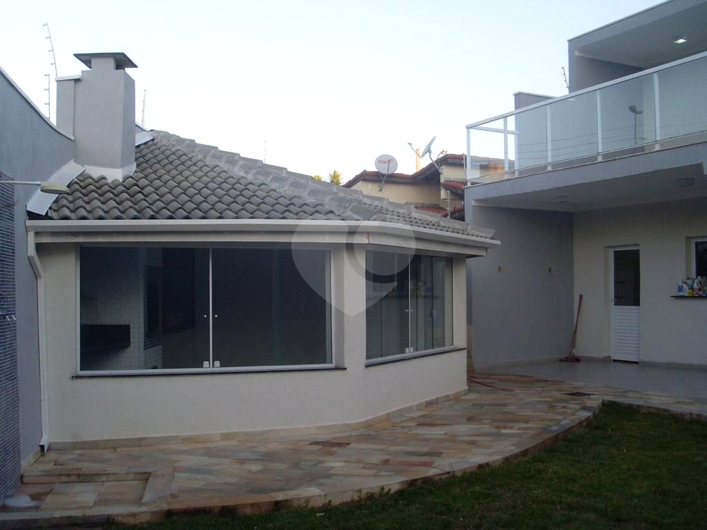 Sobrado à venda com 4 suítes em Vila Oliveira, Mogi das Cruzes, SP