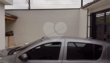 Sobrado à venda com 2 suítes em Vila Nivi, São Paulo, SP