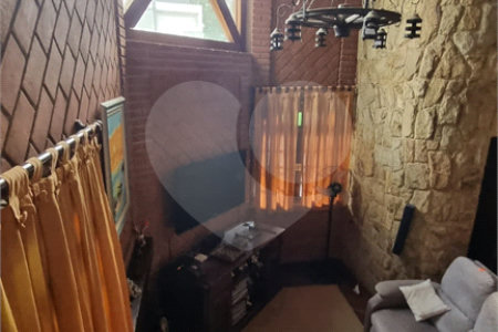 Casa à venda com 4 quartos, sendo 2 suítes, no condomínio Aruã Eco Park, Mogi das Cruzes - SP