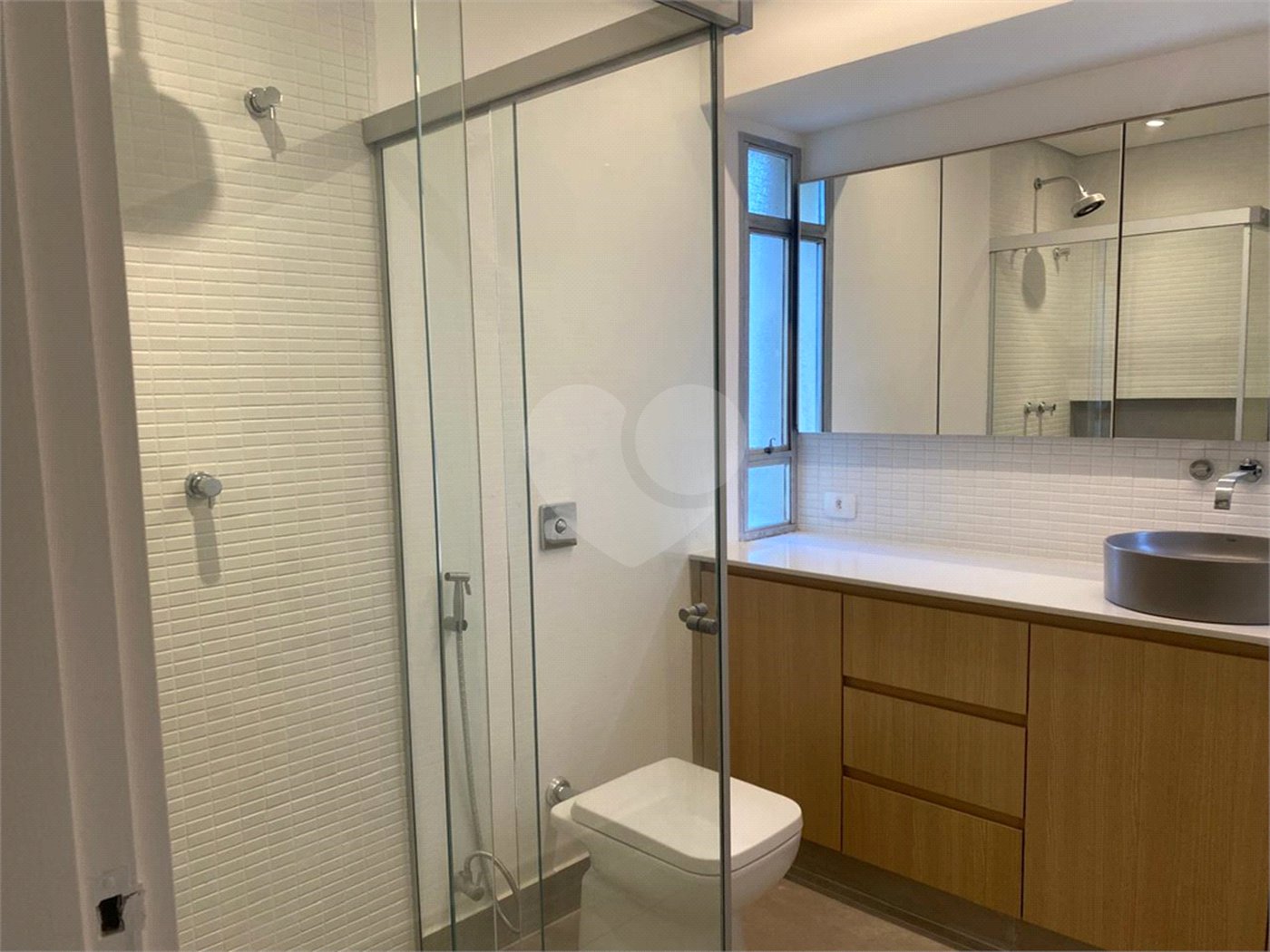 Apartamento à venda com 3 quartos, sendo 1 suíte,  em Itaim Bibi, São Paulo, SP