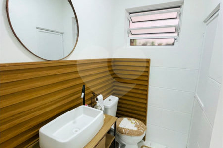 Casa à venda com 4 quartos, sendo 1 suíte,  em Jardim Stella, Santo André, SP