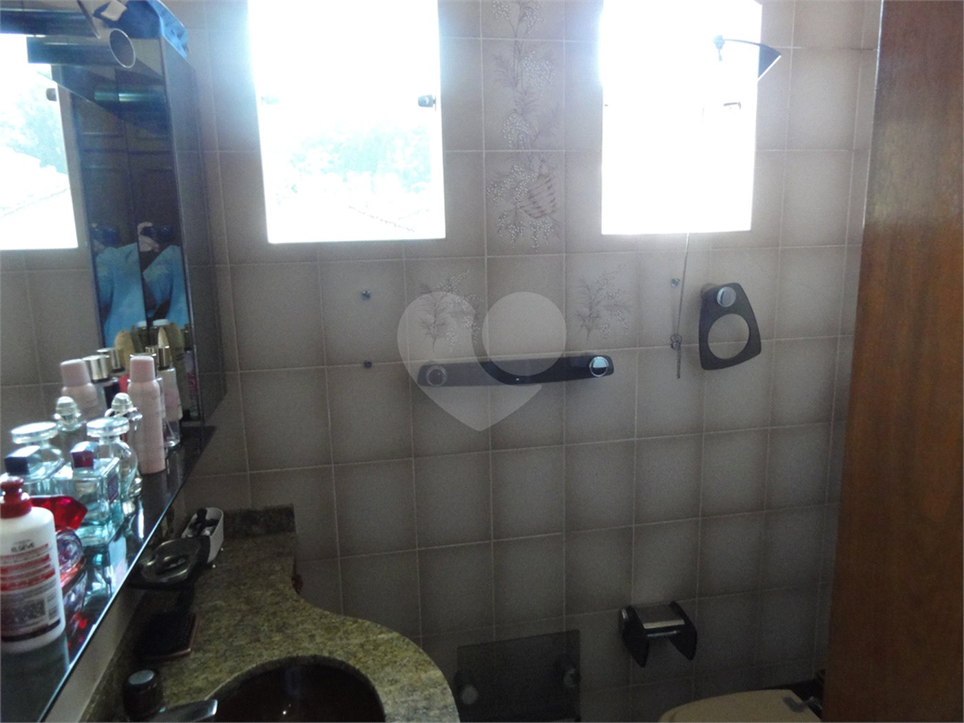 Sobrado à venda com 6 quartos, sendo 4 suítes, em Tremembé, São Paulo, SP