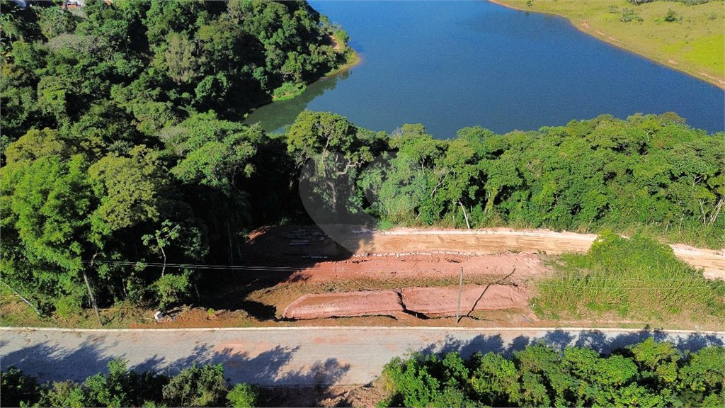 Terreno à venda no condomínio Bosque da Represa, Nazaré Paulista - SP