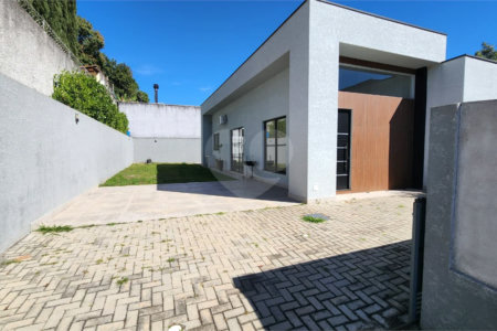 Casa para alugar com 3 quartos, sendo 1 suíte, no condomínio Chácaras Brasil, Atibaia - SP