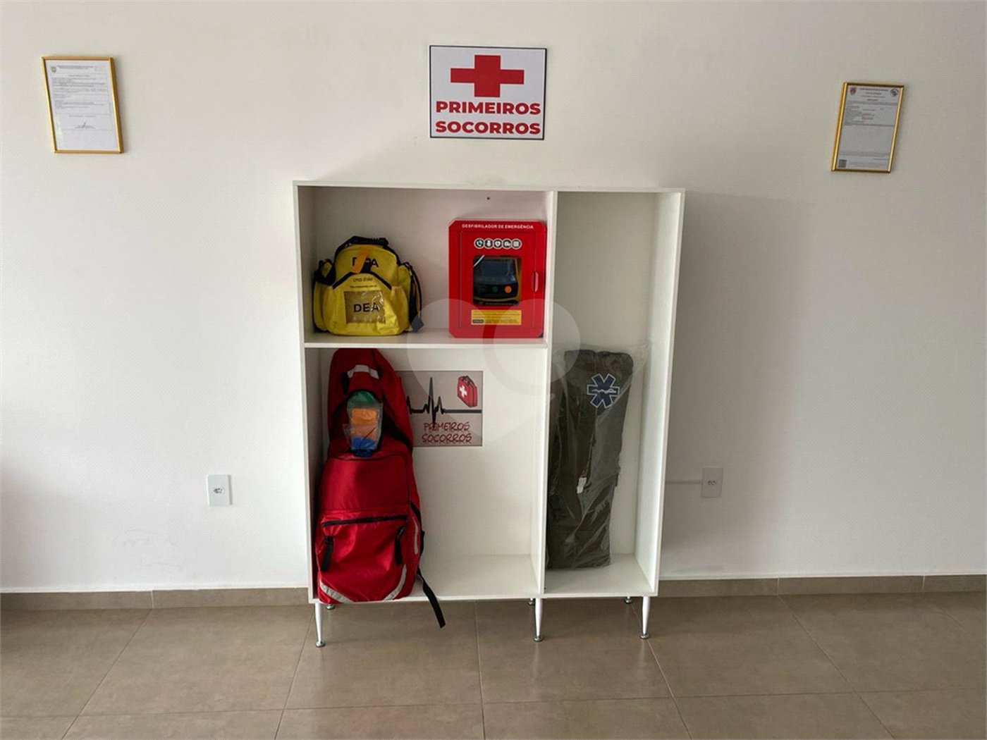 Casa à venda com 4 quartos, sendo 3 suítes,  no condomínio Jardim das Palmeiras, Bragança Paulista - SP