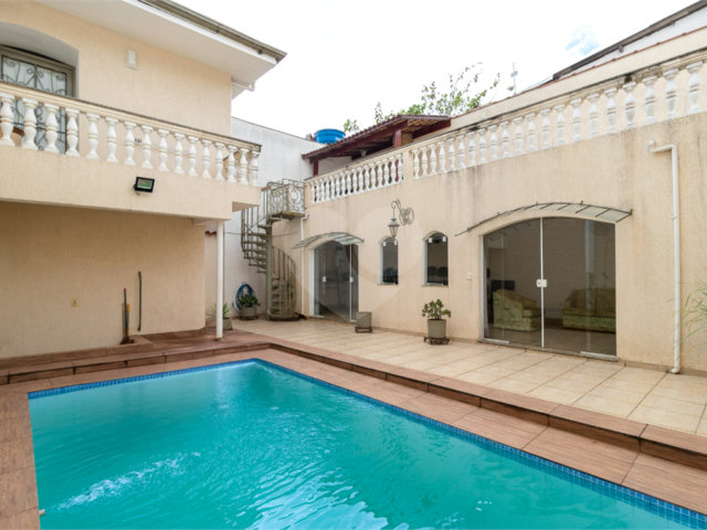 Casa à venda com 3 suítes em Mirandópolis, São Paulo, SP