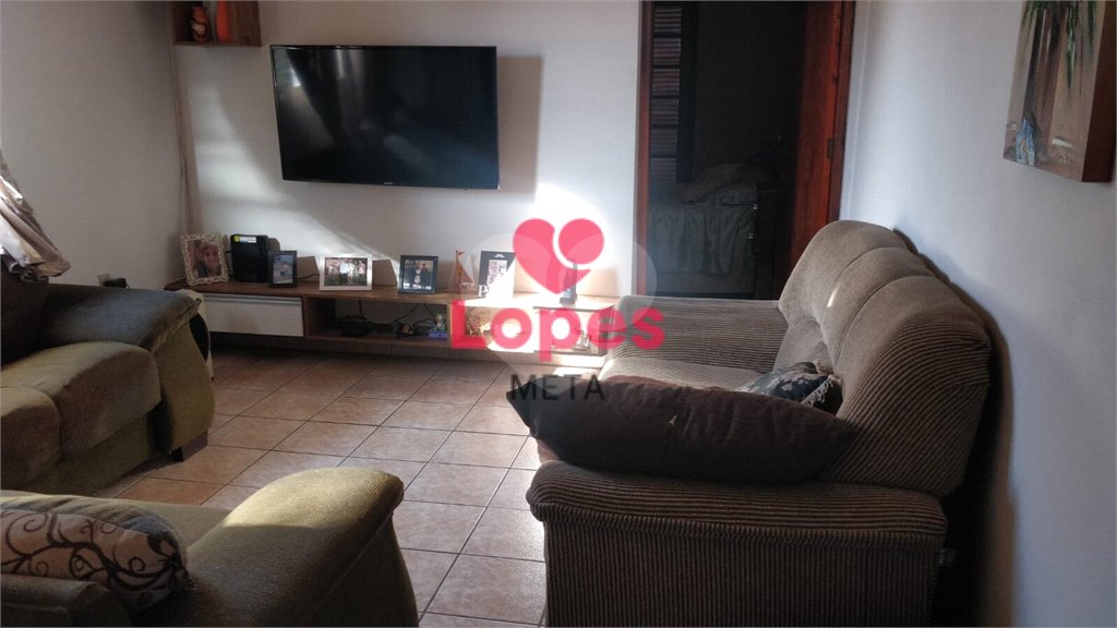Casa à venda com 3 quartos em Parque Residencial Flamboyant, São José dos Campos, SP