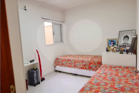 Sobrado à venda com 3 quartos, sendo 1 suíte,  em Jardim Leocádia, Sorocaba, SP
