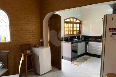 Casa à venda com 2 quartos no Centro, Diadema, SP
