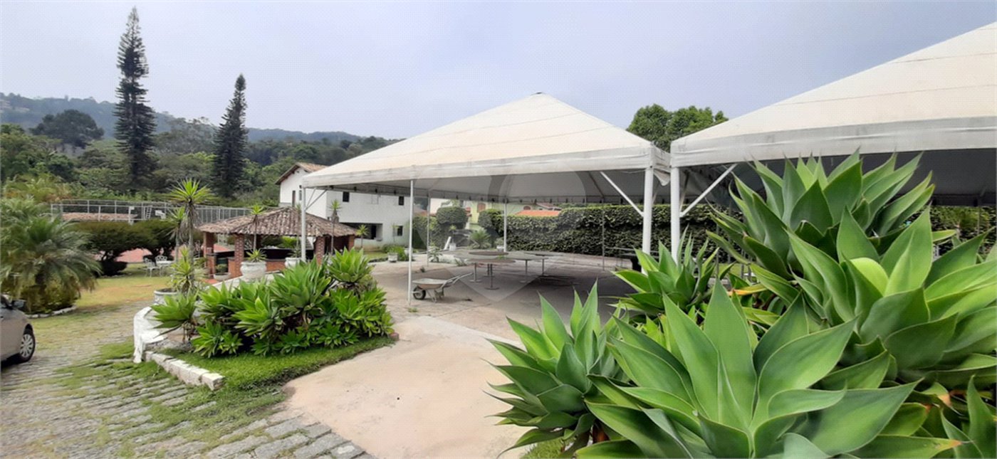 Casa Térrea à venda com 5 quartos, sendo 3 suítes, em Serra da Cantareira, Mairiporã, SP