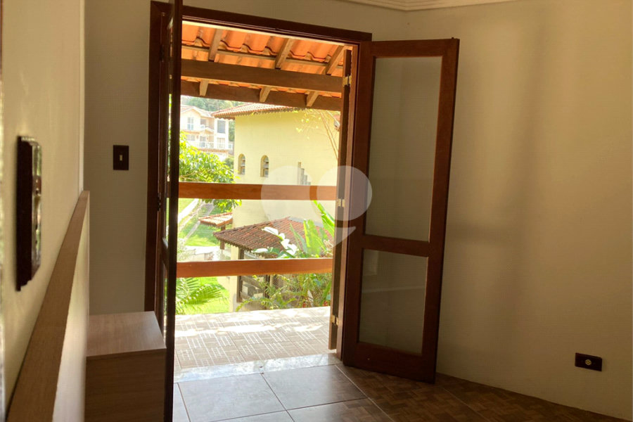 Casa à venda com 5 quartos, sendo 1 suíte, no condomínio Alpes de Mairiporã, Mairiporã - SP