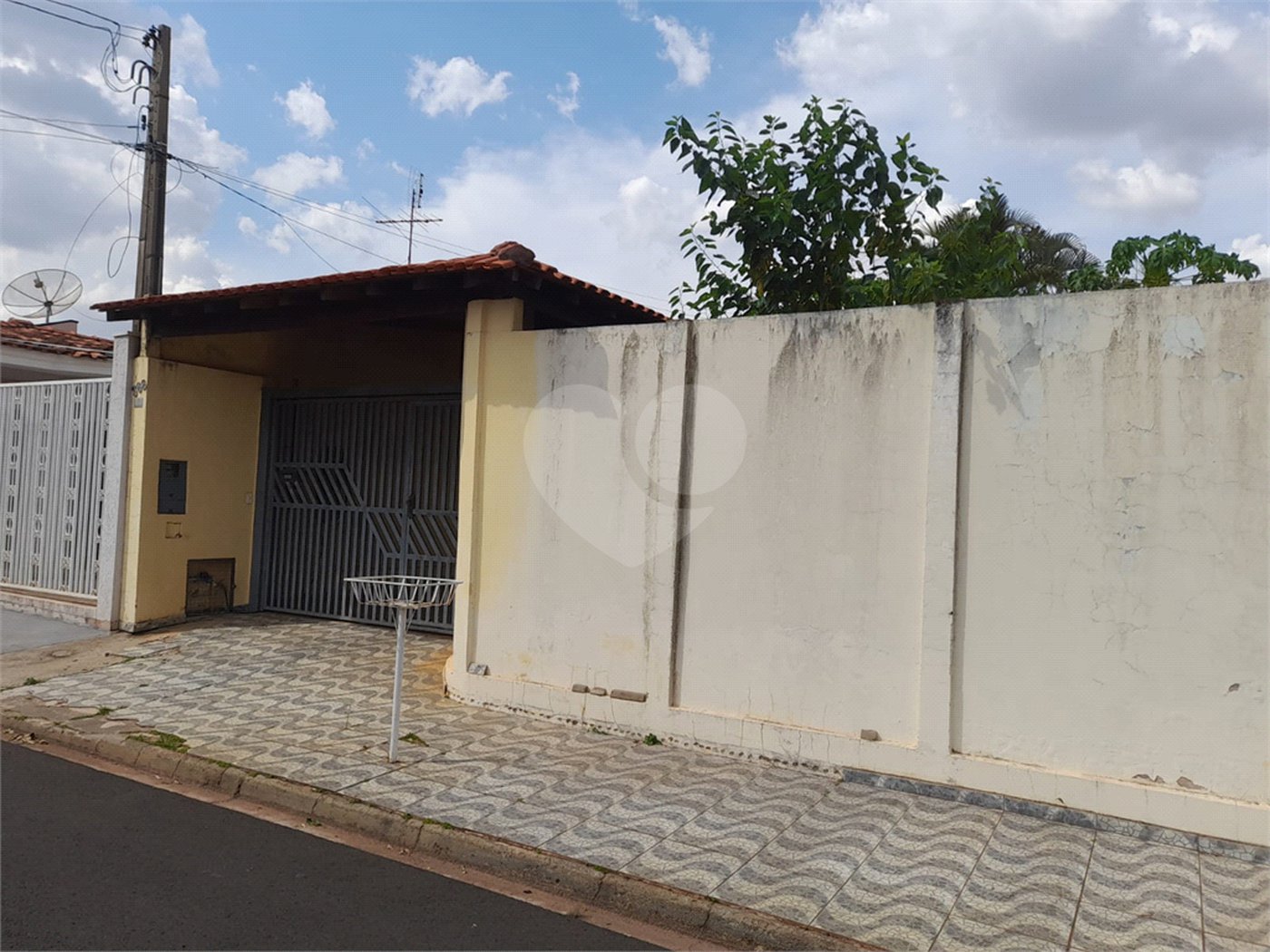 Sobrado à Venda no Parque Fehr – 3 Dormitórios e Área Gourmet em Rua Tranquila