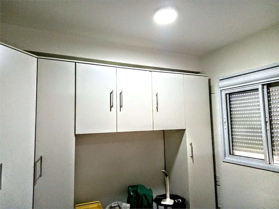 Apartamento à venda com 38m² e 1 dormitório, localizado no bairro Jardim Flor da Montanha.