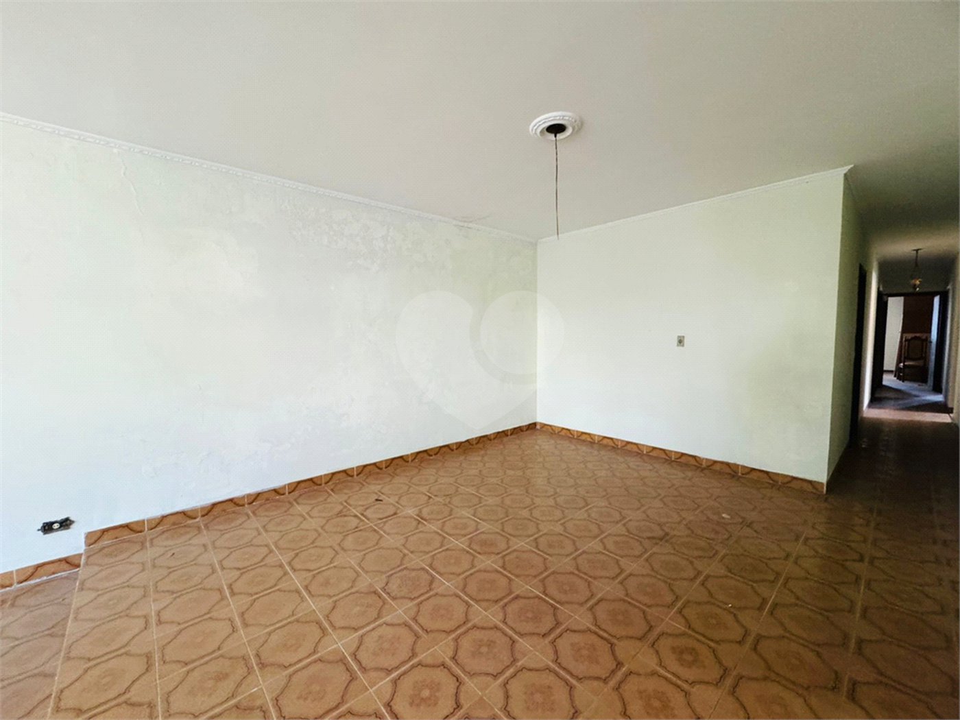Casa à venda com 4 quartos, sendo 2 suítes,  em Vila Galvão, Guarulhos, SP