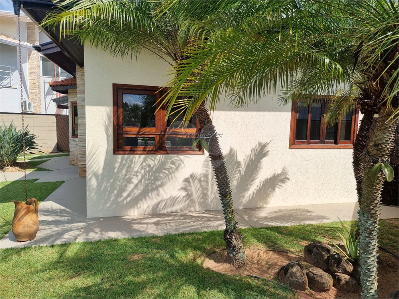 Casa à venda ou para alugar com 3 quartos, sendo 1 suíte, no condomínio Terras de Vinhedo, Vinhedo - SP