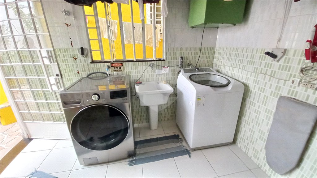 Sobrado à venda com 3 quartos, sendo 1 suíte, em Vila Gomes, São Paulo, SP