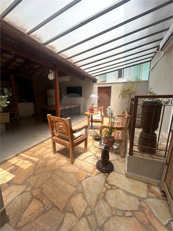 Casa à venda com 3 suítes no condomínio Braziliana, Valinhos - SP