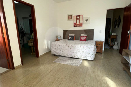 Sobrado à venda com 4 quartos, sendo 2 suítes,  em Nova Cerejeira, Atibaia, SP