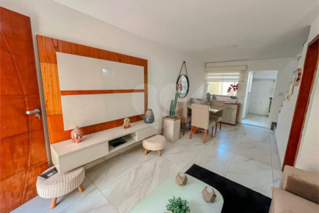 Casa à venda com 4 quartos, sendo 1 suíte, no condomínio Imperial Santa Cruz, Rio de Janeiro - RJ