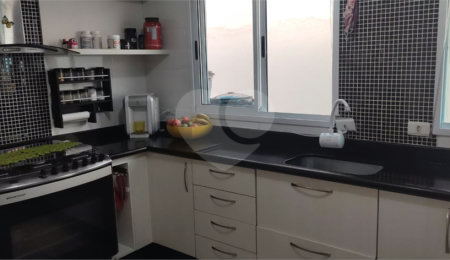 Casa à venda com 3 quartos, sendo 2 suítes,  no condomínio Parque das Figueiras, Mogi das Cruzes - SP