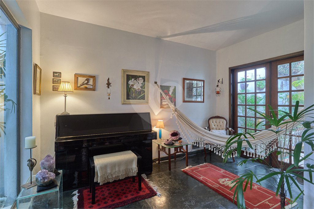 Casa à venda com 4 suítes em Granja Julieta, São Paulo, SP