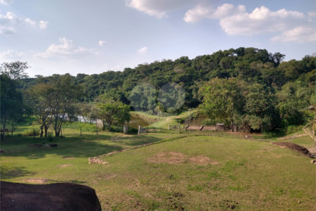 Sítio à venda com 4 quartos, sendo 2 suítes,  em Pimenta, Indaiatuba, SP