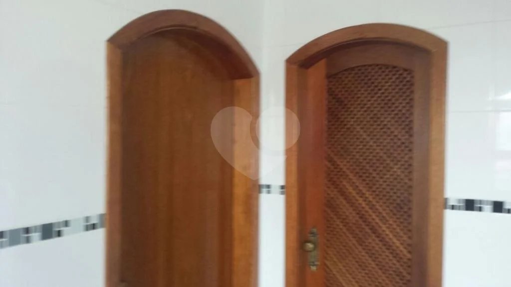 Sobrado à venda com 5 quartos, sendo 3 suítes, em Tremembé, São Paulo, SP