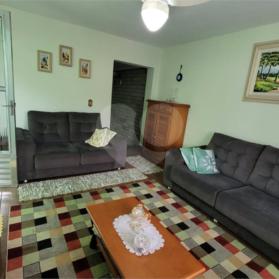 Casa à venda com 4 quartos, sendo 1 suíte, em Parque Maria Domitila, São Paulo, SP