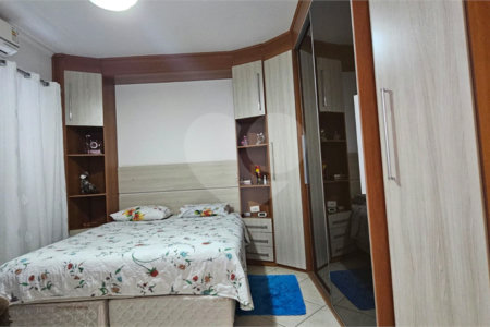 Sobrado à venda com 3 quartos, sendo 1 suíte,  em Vila Regente Feijó, São Paulo, SP