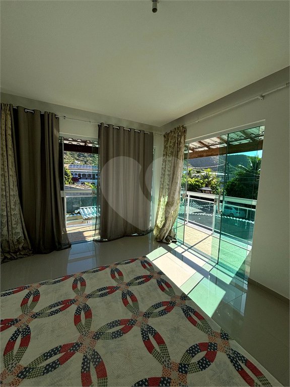 Casa à venda com 4 quartos, sendo 3 suítes,  em Tucuns, Armação dos Búzios, RJ