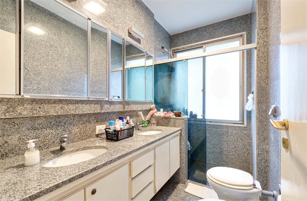 Apartamento à venda com 4 suítes em Jardim Marajoara, São Paulo, SP