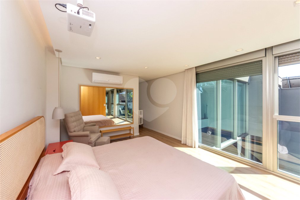 Casa à venda com 3 suítes no condomínio Lazuli, São Paulo - SP