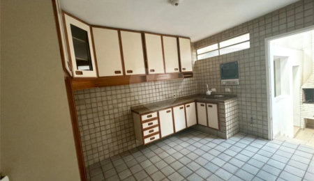 Sobrado à venda com 3 quartos, sendo 1 suíte,  em Vila Santo Antônio, São Paulo, SP
