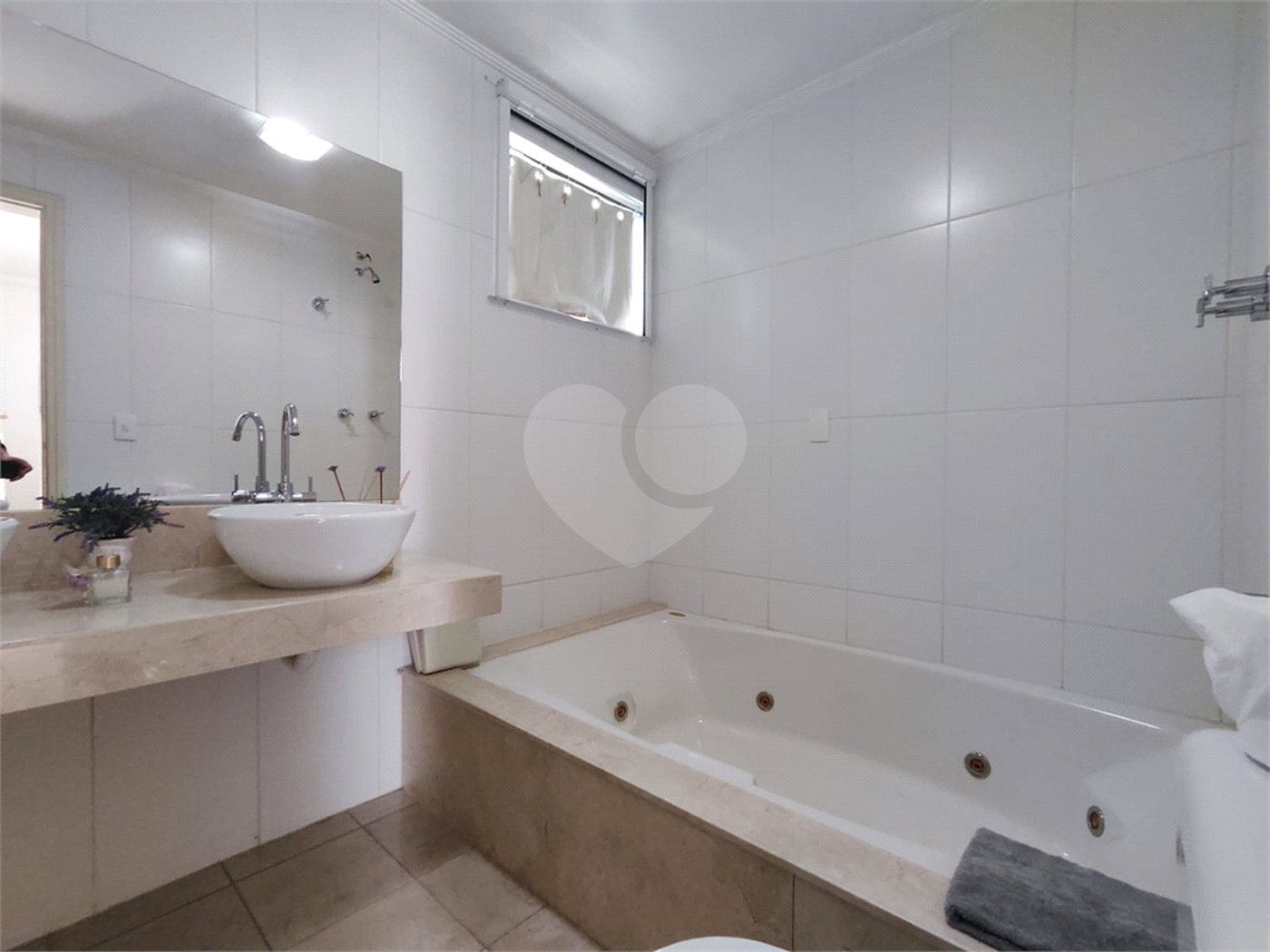 Apartamento à venda com 3 suítes em Jardim Faculdade, Sorocaba, SP