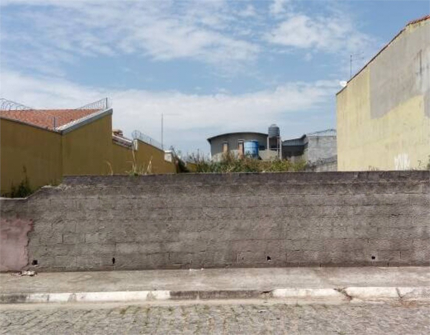 Terreno à venda em Vila Urupês, Suzano, SP