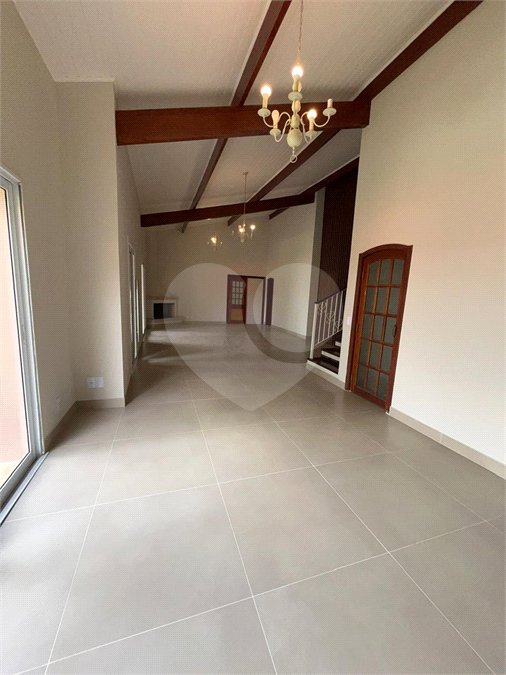 Casa à venda ou para alugar com 5 quartos, sendo 2 suítes, no condomínio Fazenda São Joaquim, Vinhedo - SP